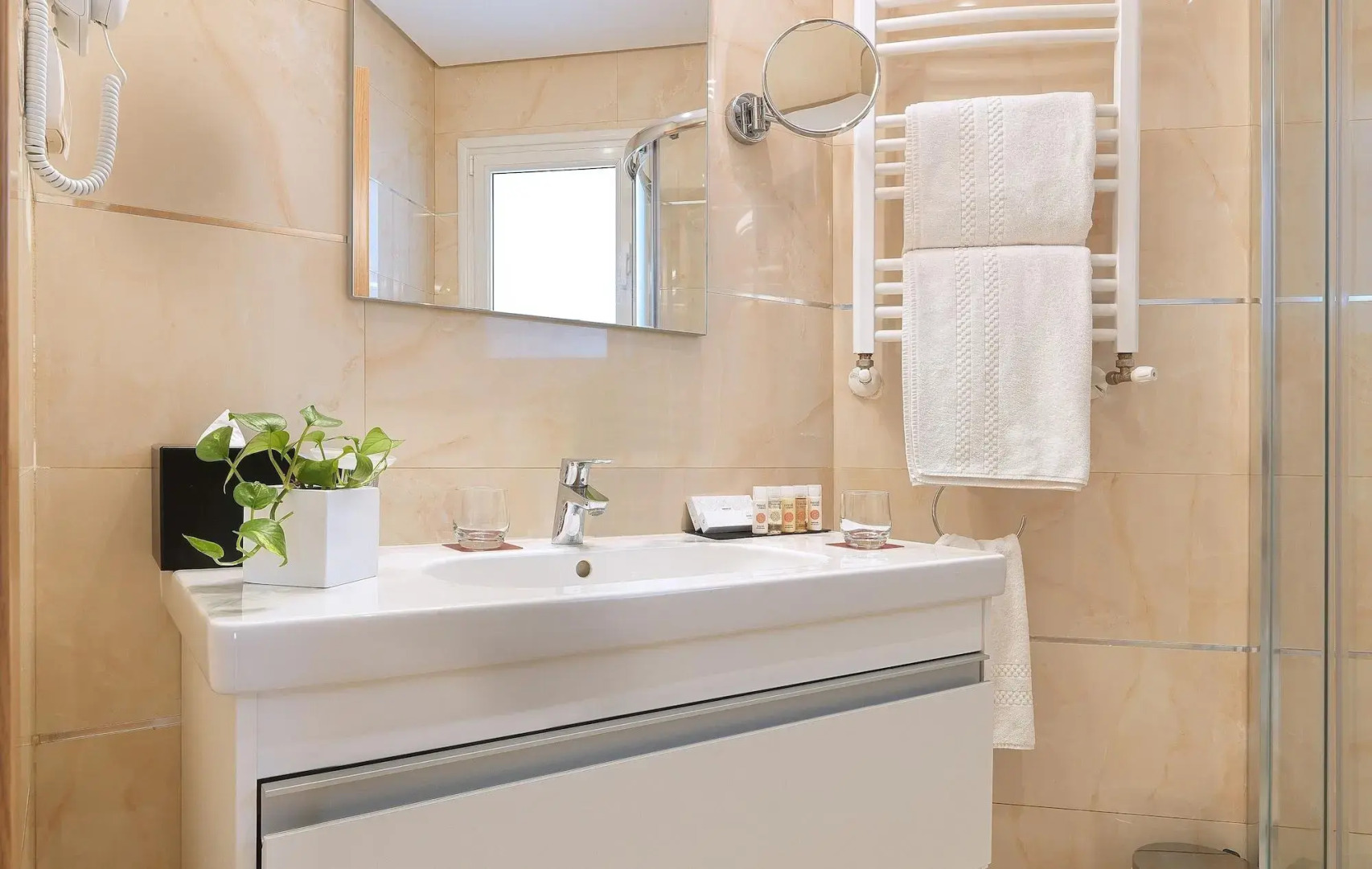 Foto - ADAM Hotel Suites