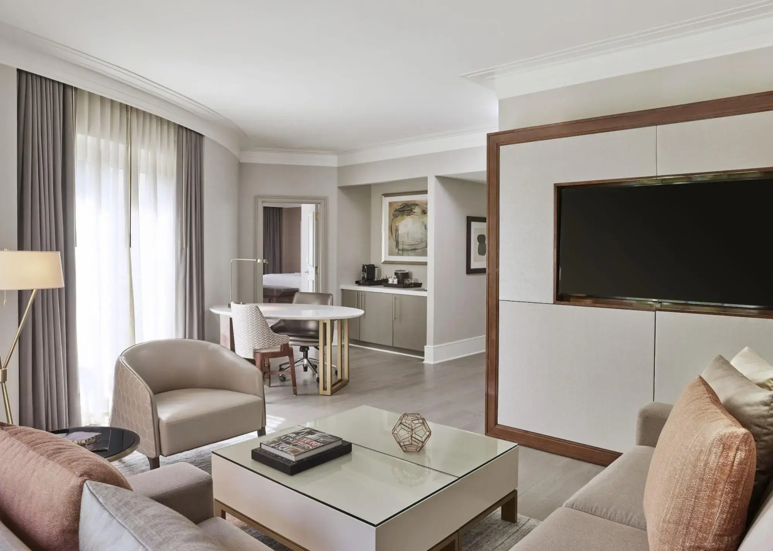 Photo - Hotel Crescent Court