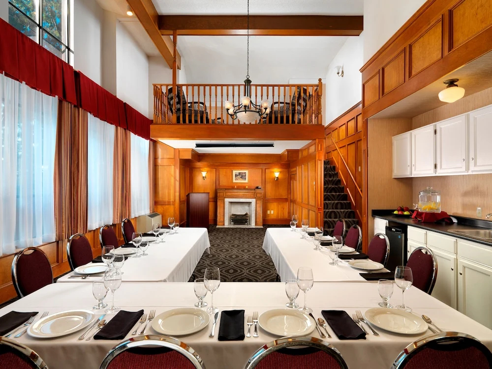 Photo - Huntingdon Hotel and Suites
