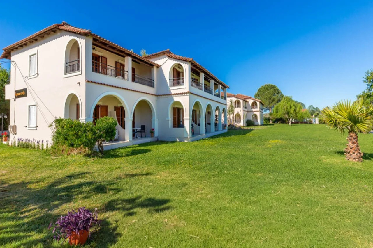 Photo - Kamari Apartments