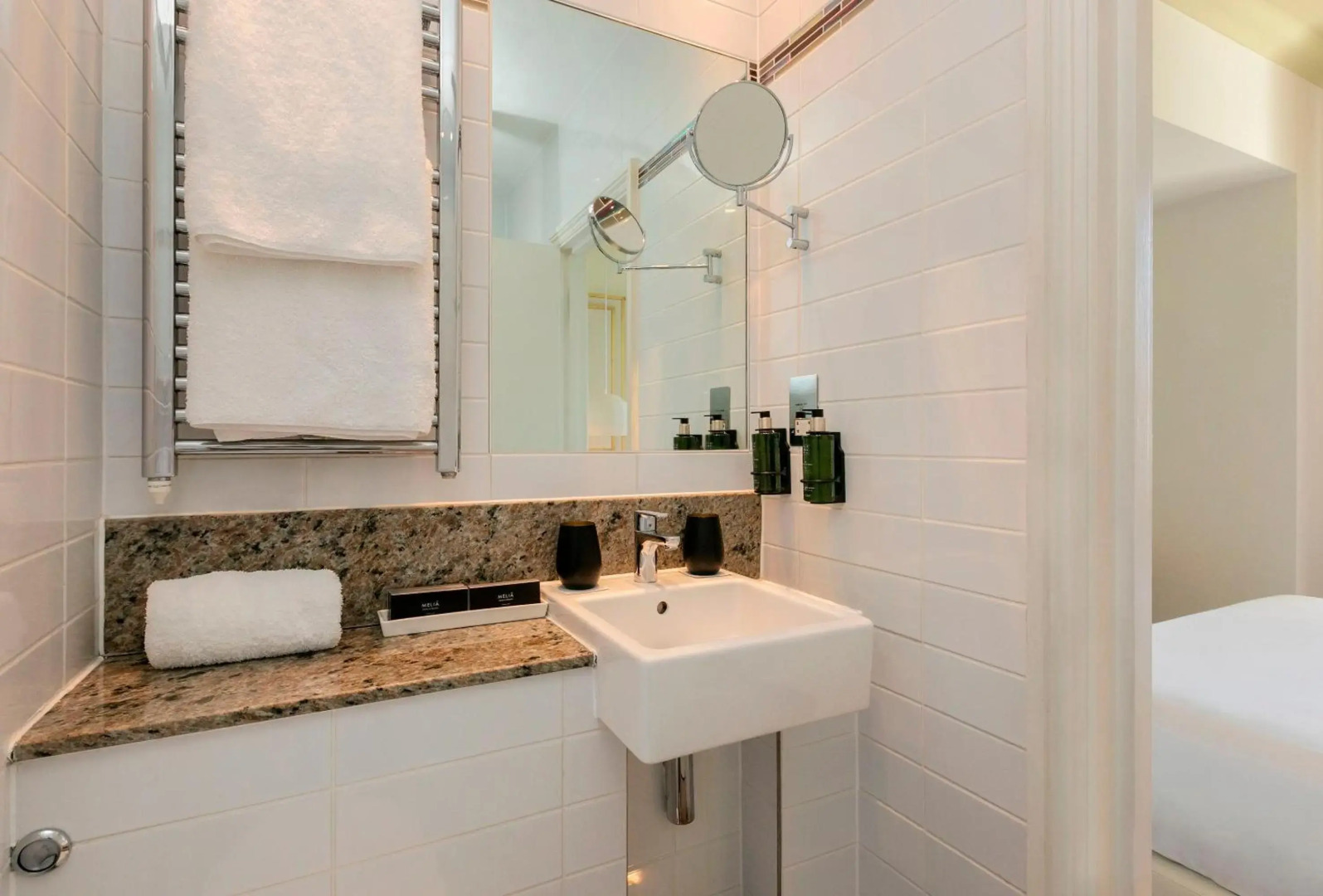 Photo - Samran Place Hotel