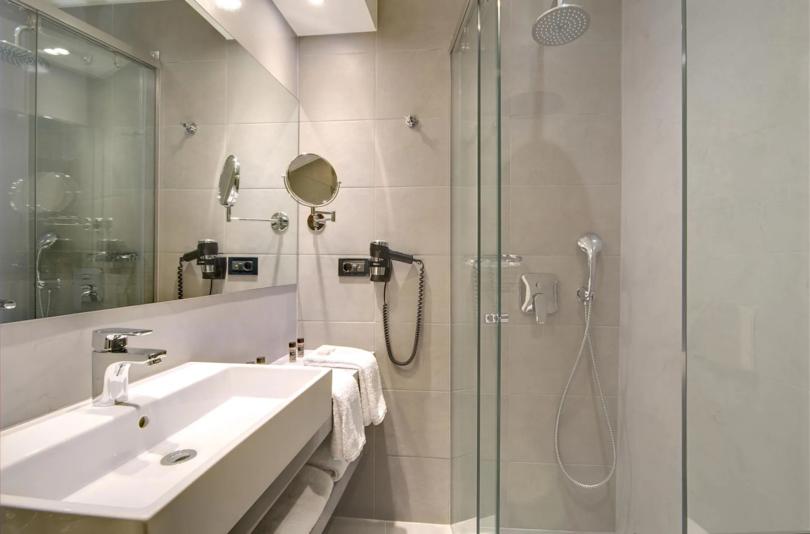 Photo - Poseidon Athens Hotel