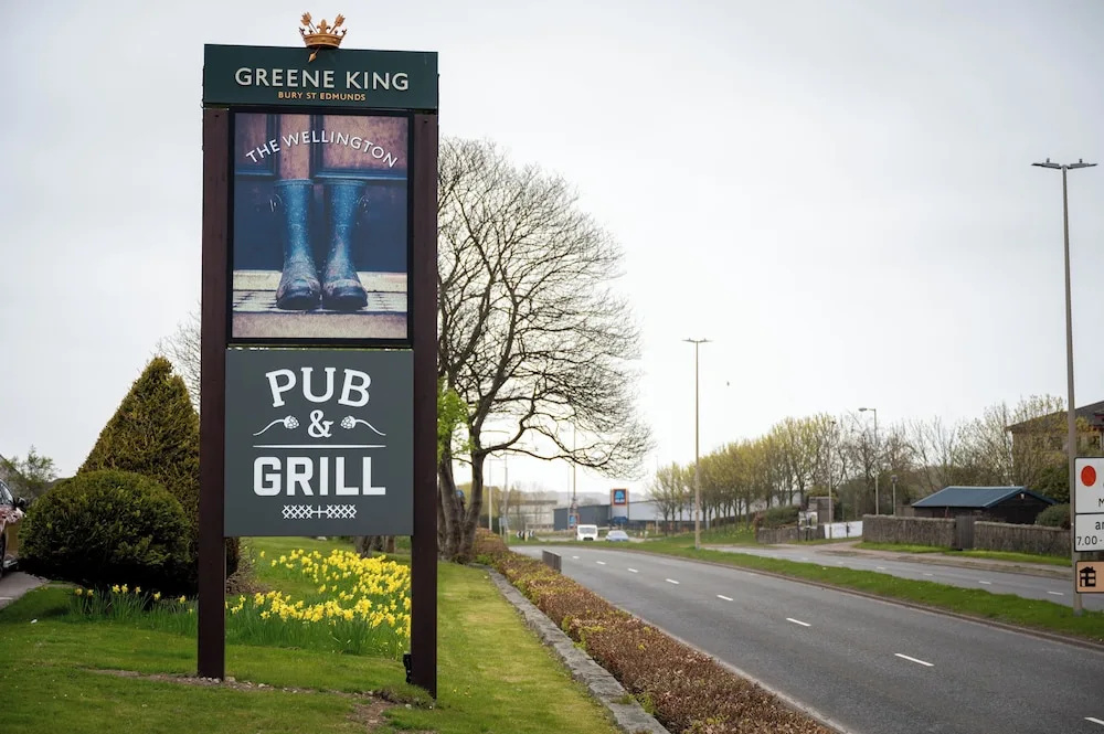 Photo - Wellington Hotel by Greene King Inns