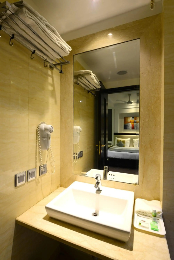 Photo - Hotel Chanchal Deluxe - New Delhi Train Station