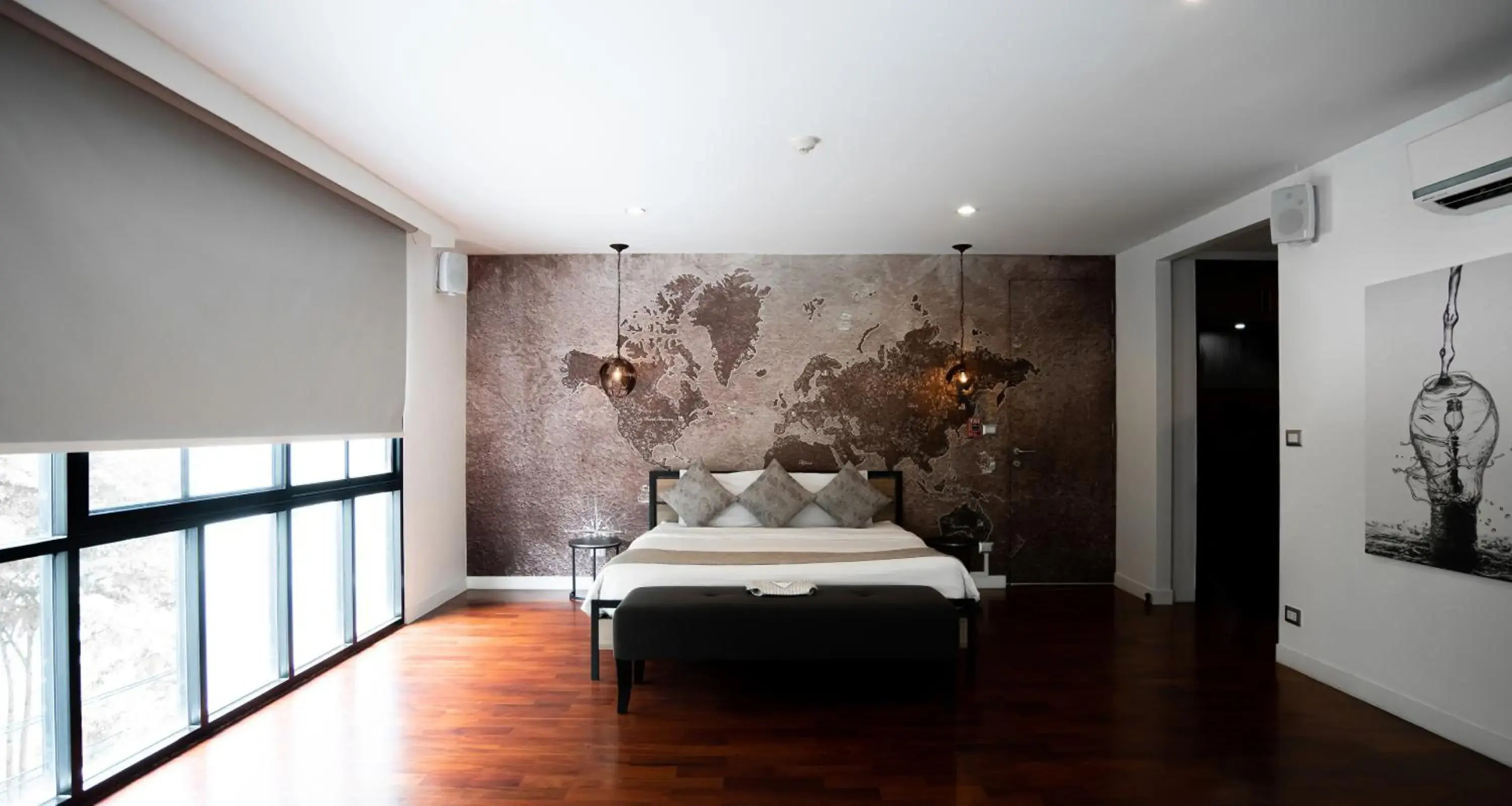 Photo - Benviar Tonson Residence