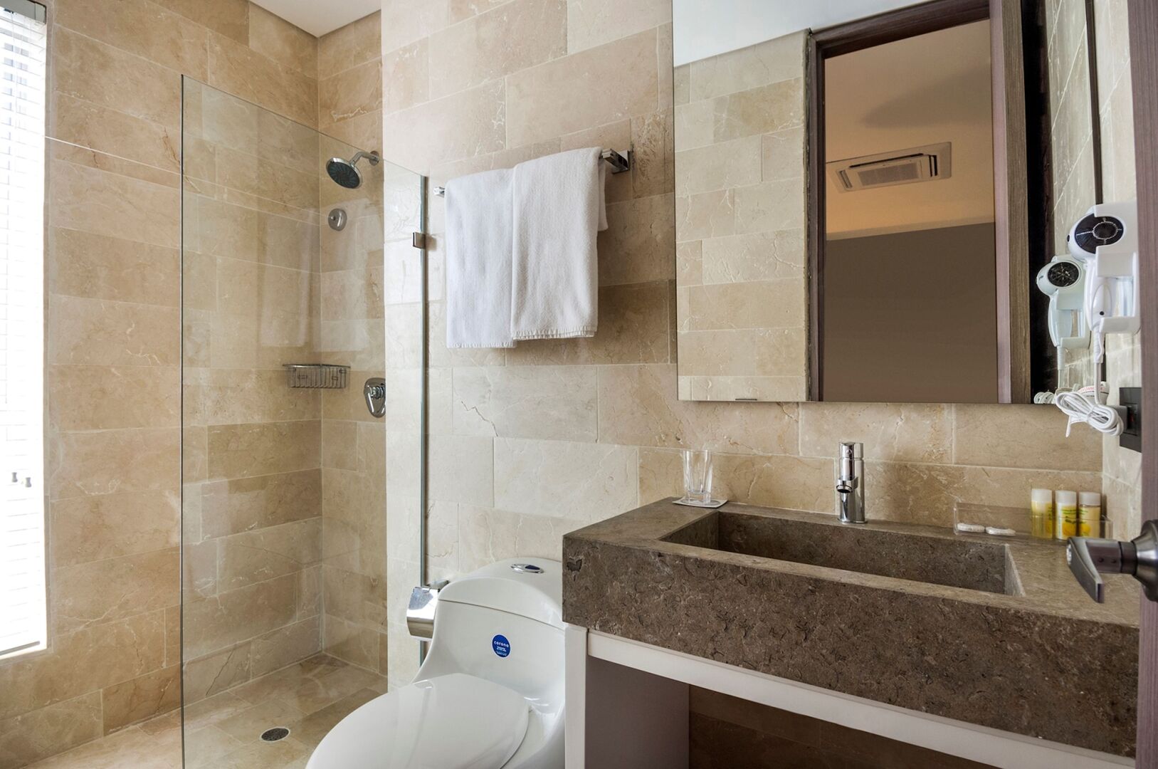 Photo - Oz Hotel Luxury