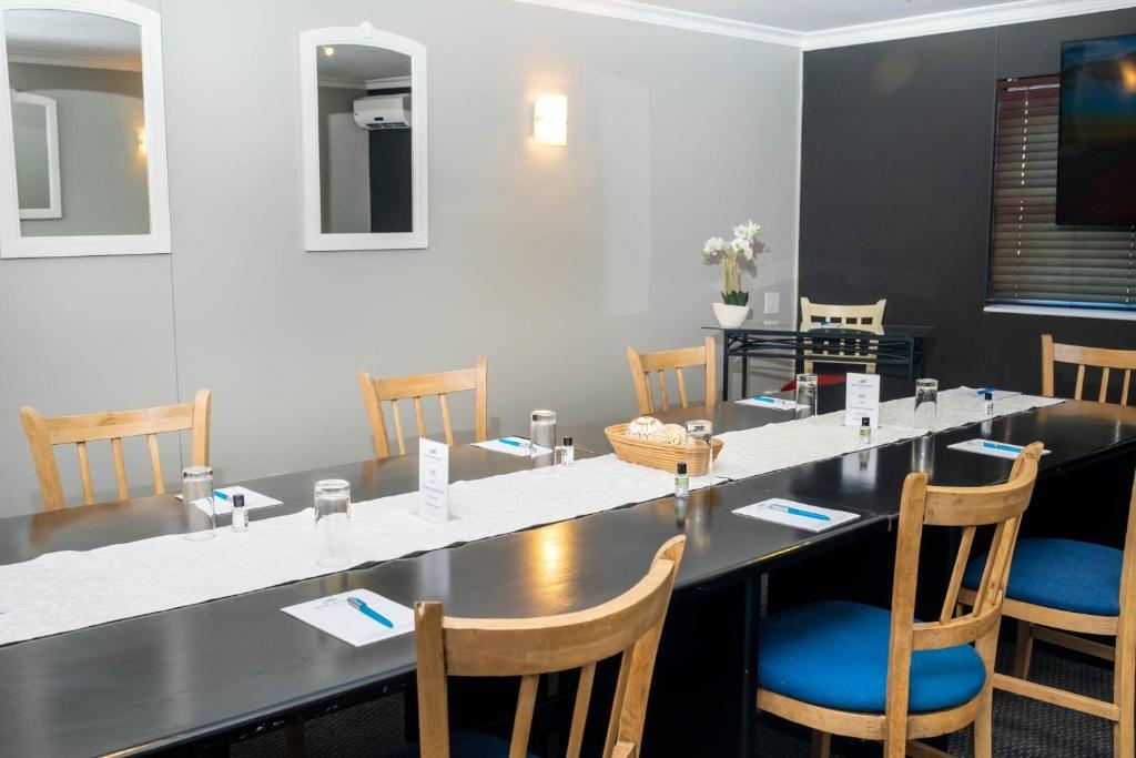 Photo - The Bantry Bay Aparthotel by Totalstay