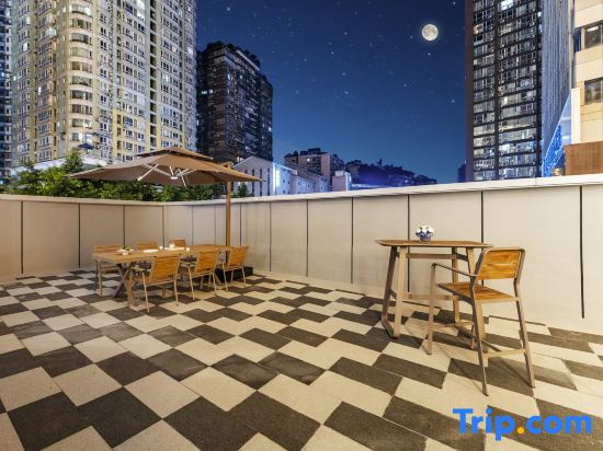 Foto - Howard Johnson By Wyndham Life Jiefangbei Chongqing