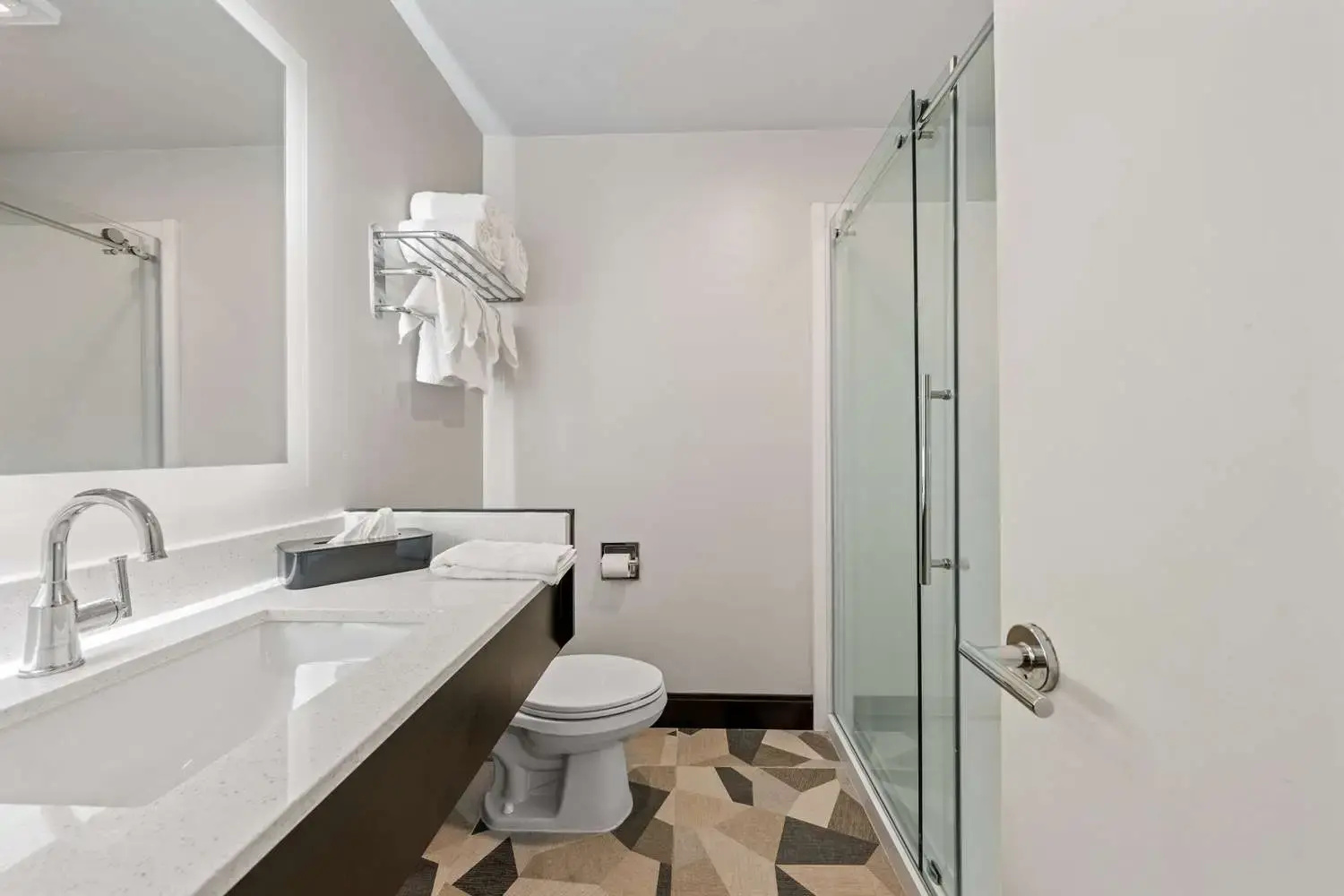 Photo - SureStay Hotel by Best Western Virginia Beach Royal Clipper