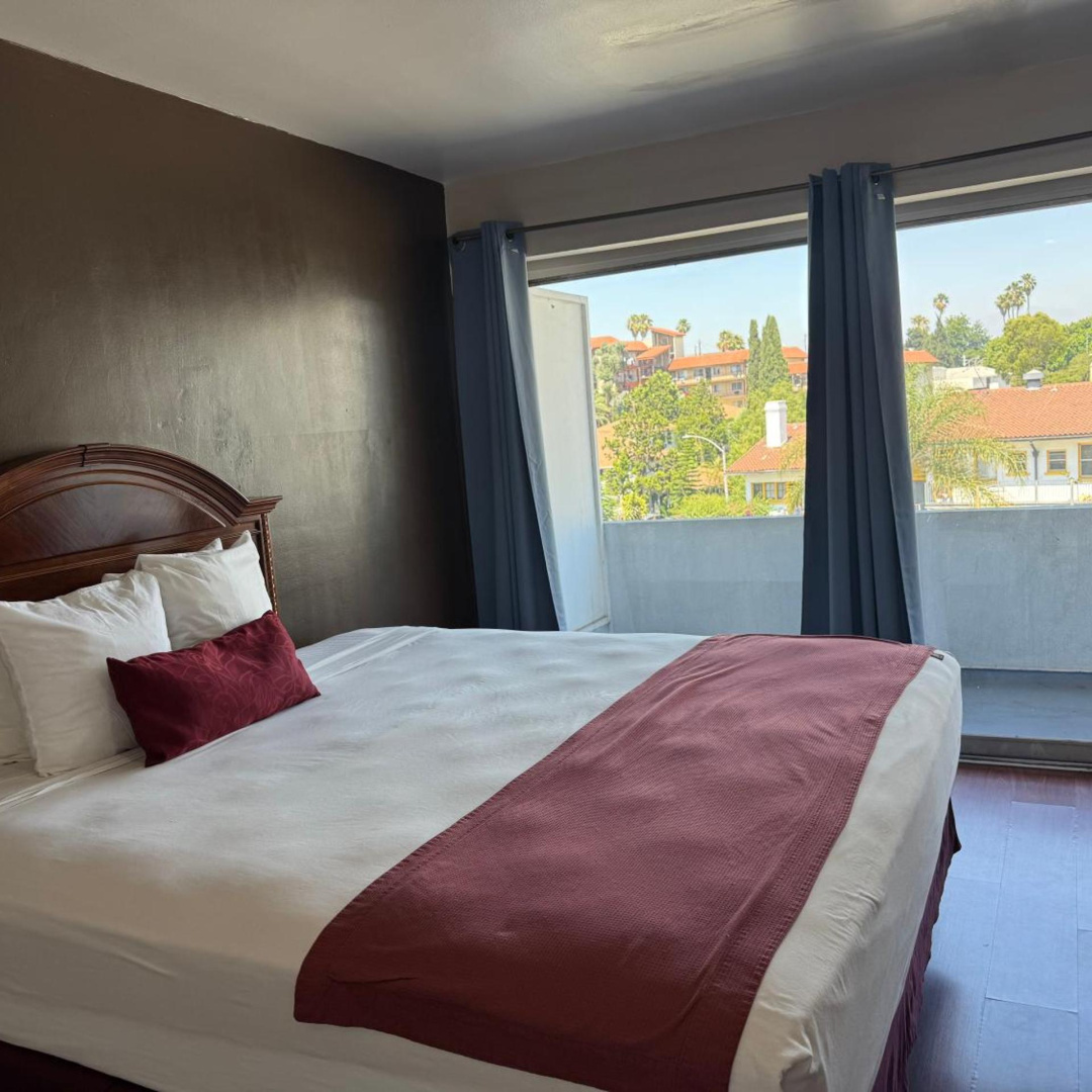 Photo - Holiday Lodge