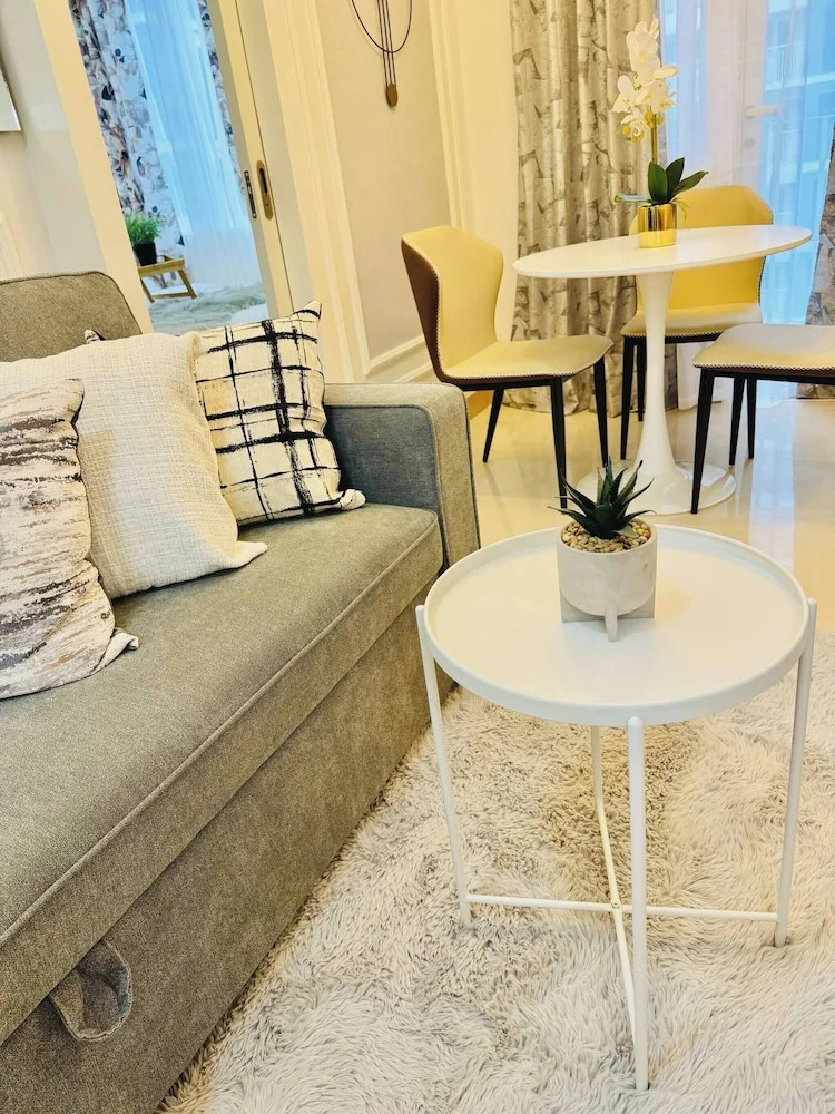 Stylish Condo Room in Iloilo City With Shared Pool