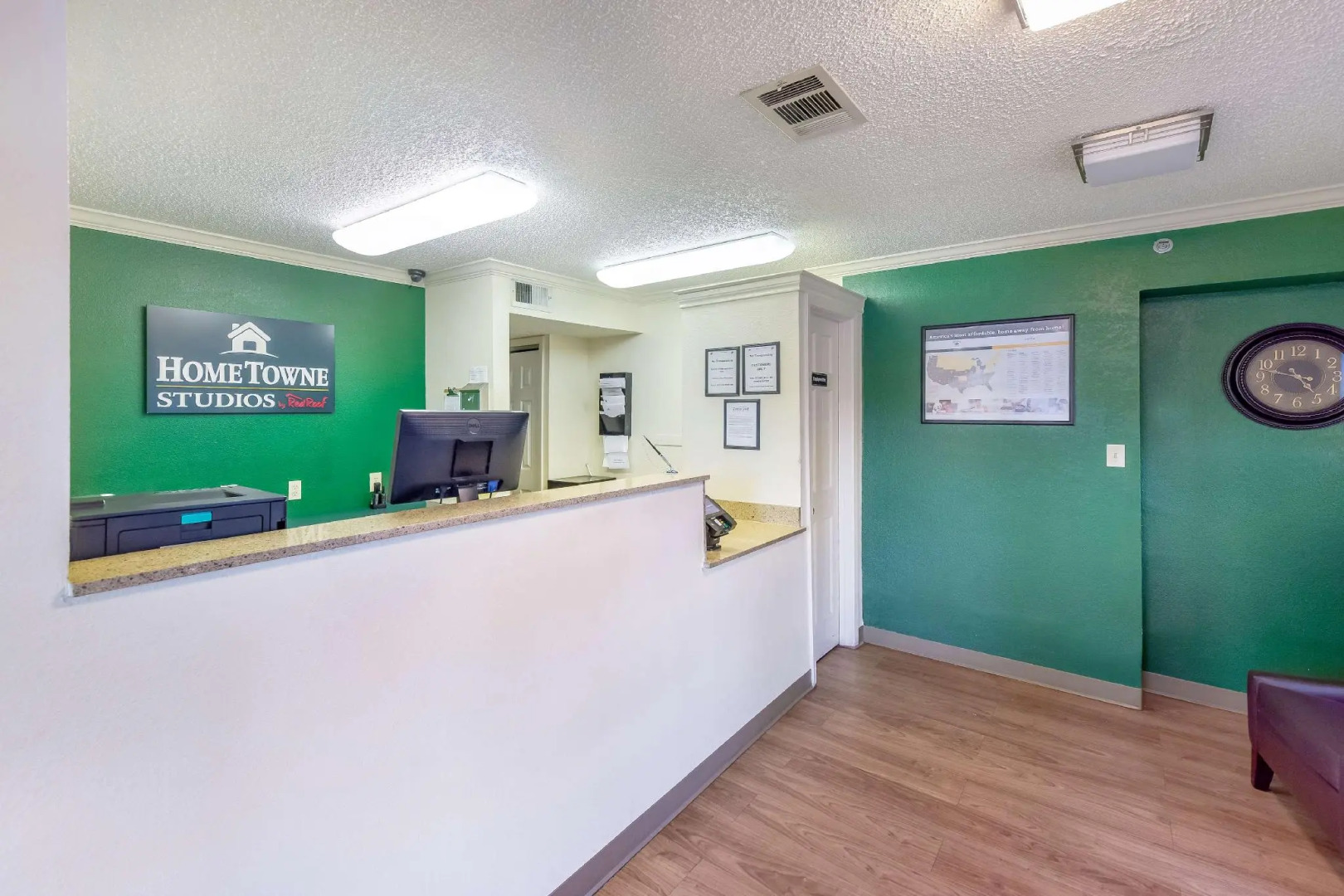 Foto - HomeTowne Studios by Red Roof Dallas - North Addison - Tollway