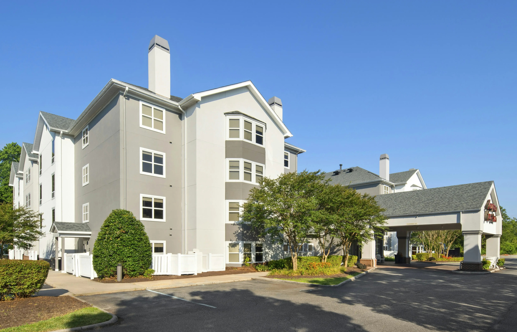 Photo - Hampton Inn & Suites Newport News (Oyster Point)