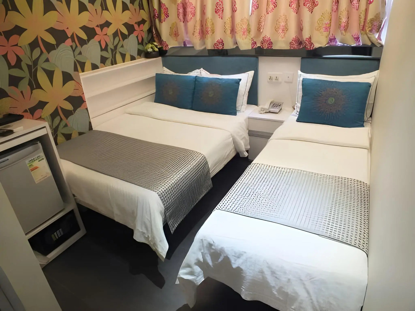 Photo - Seasons Hotel