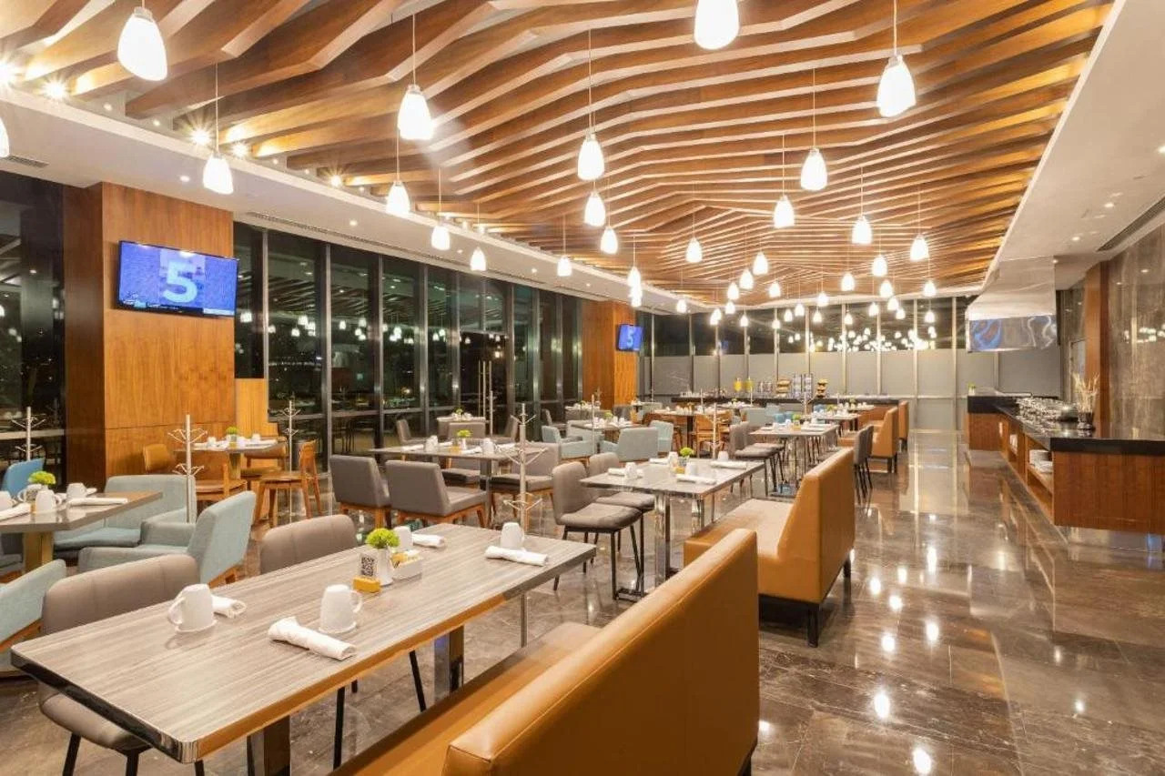 Foto - Camino Real Fashion Drive Monterrey