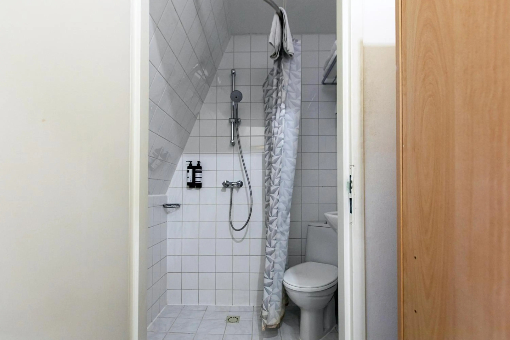 Photo - Quentin England Hotel