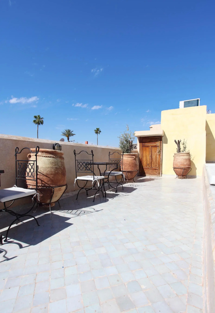 Photo - Riad white flowers