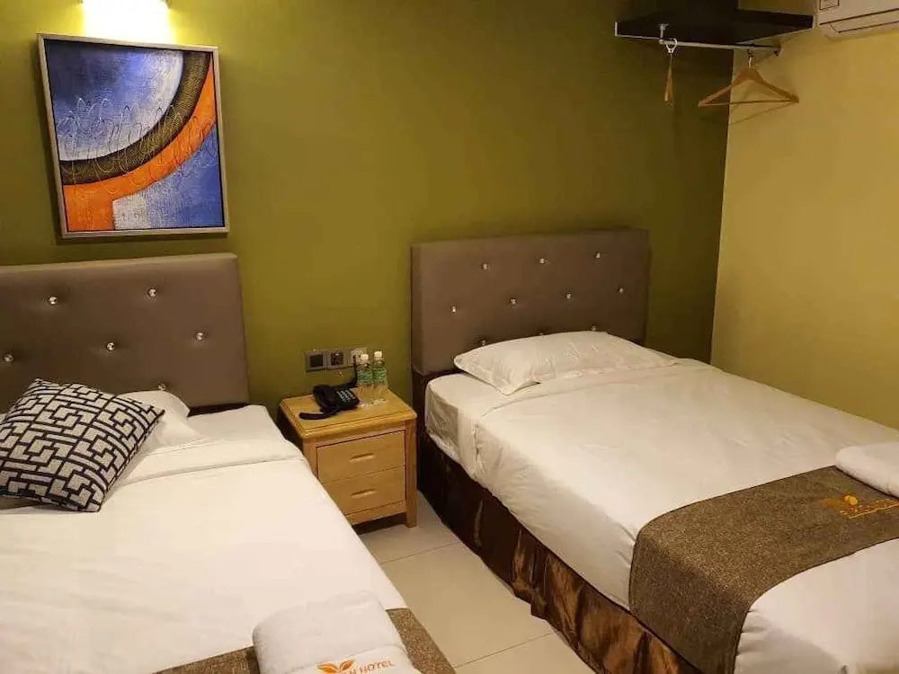 Enrich Hotel Setia Alam by uBook