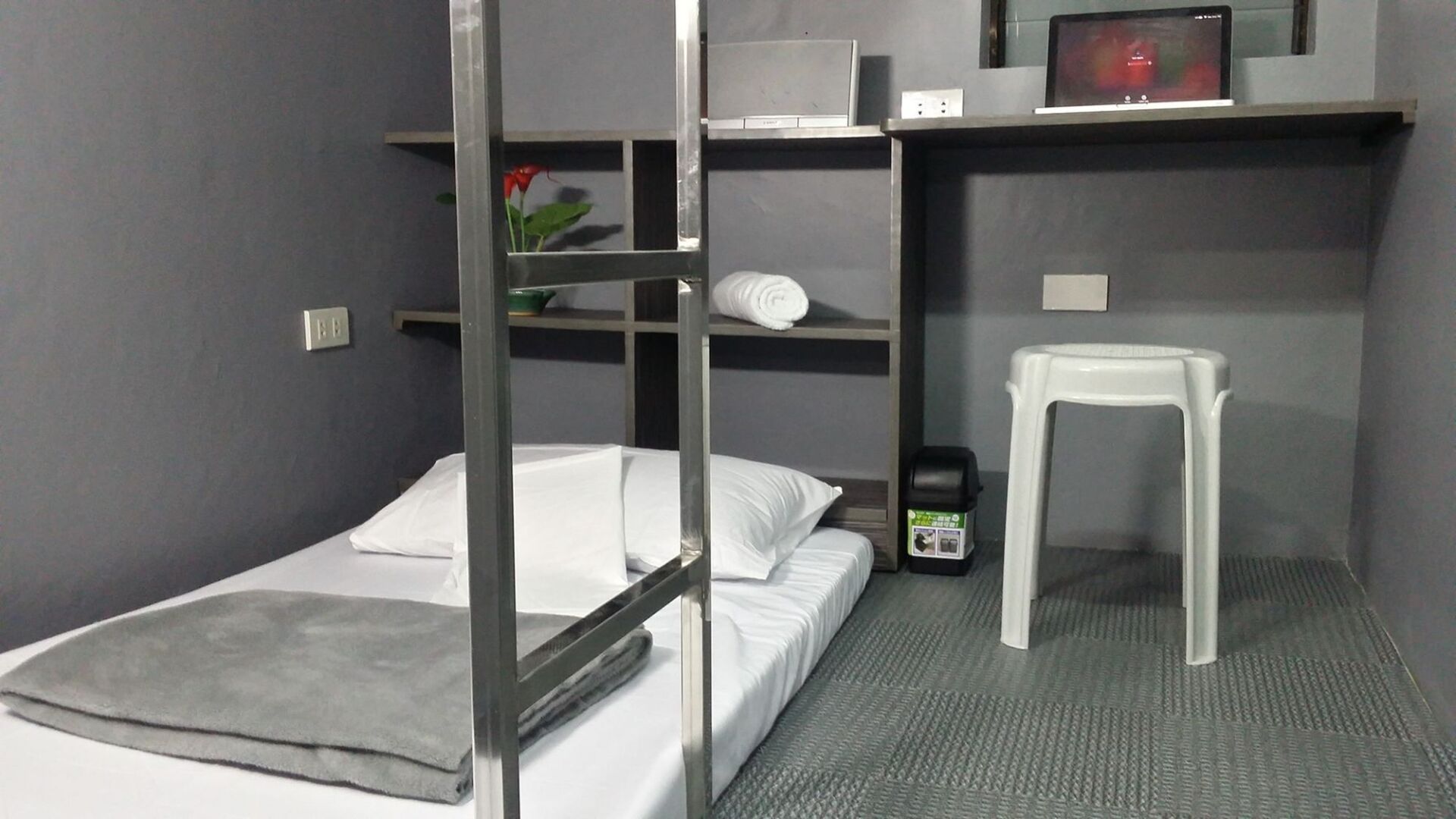 Foto - ERVORUTO HOSTEL 23 Makati