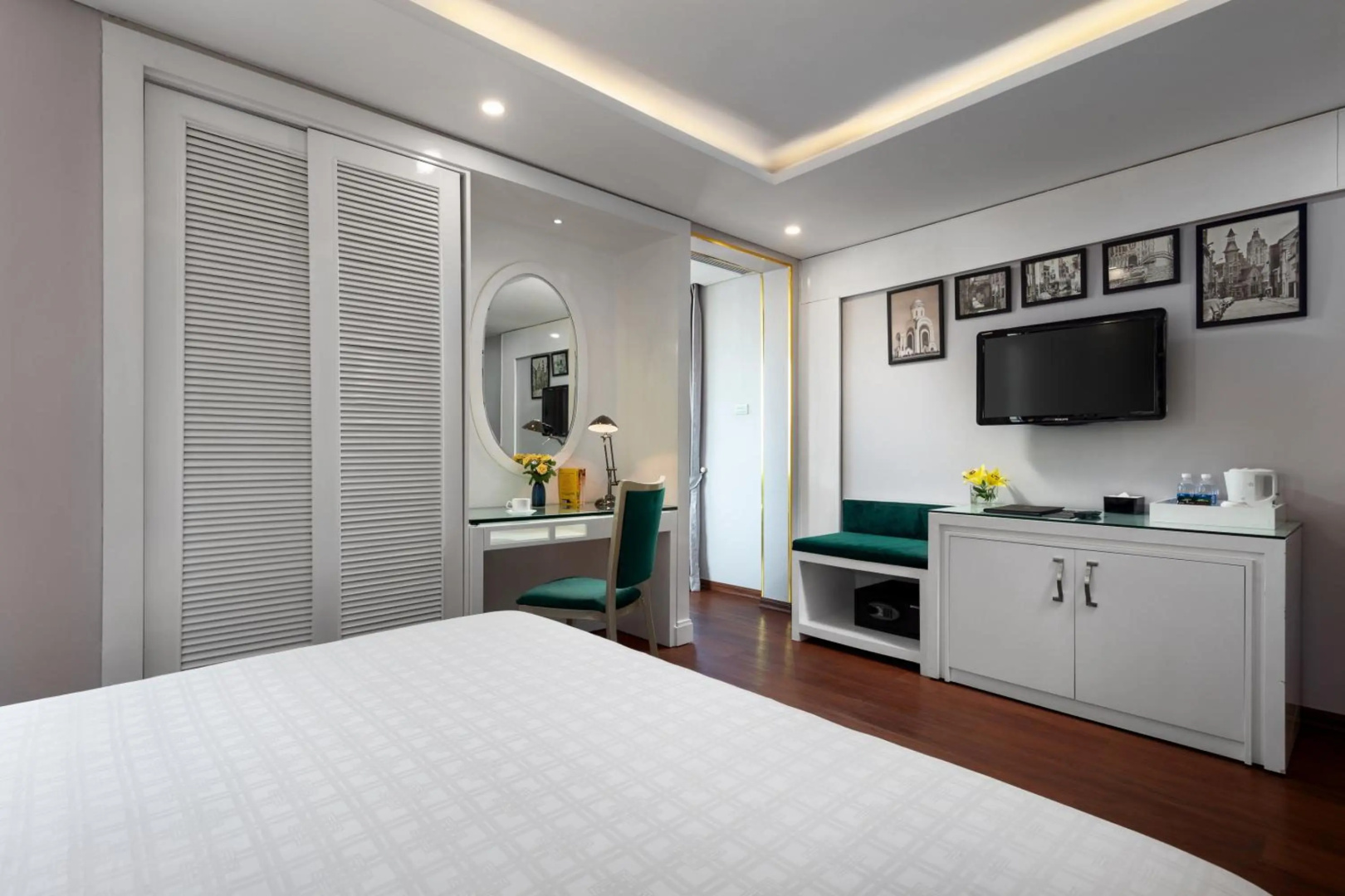 Photo - Minerva Church Hotel