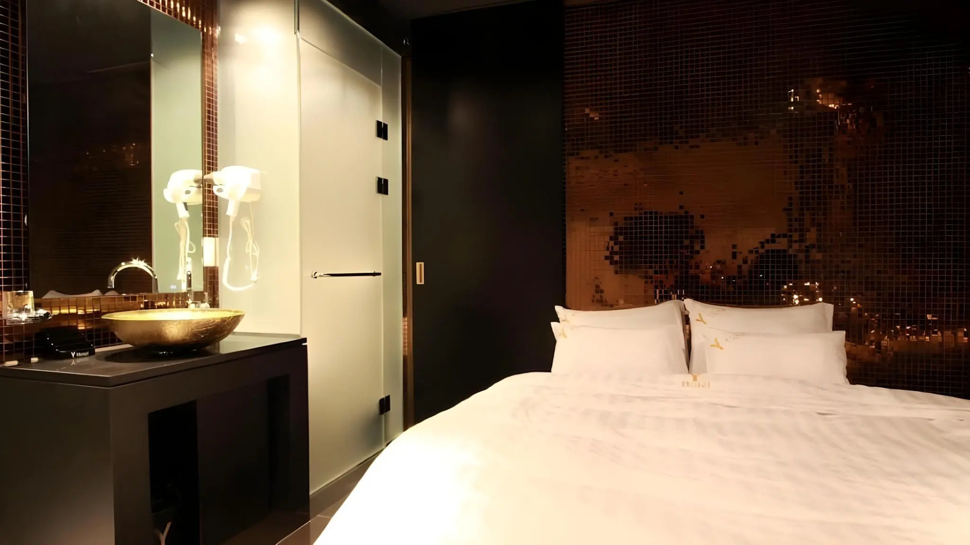 Photo - Y Hotel