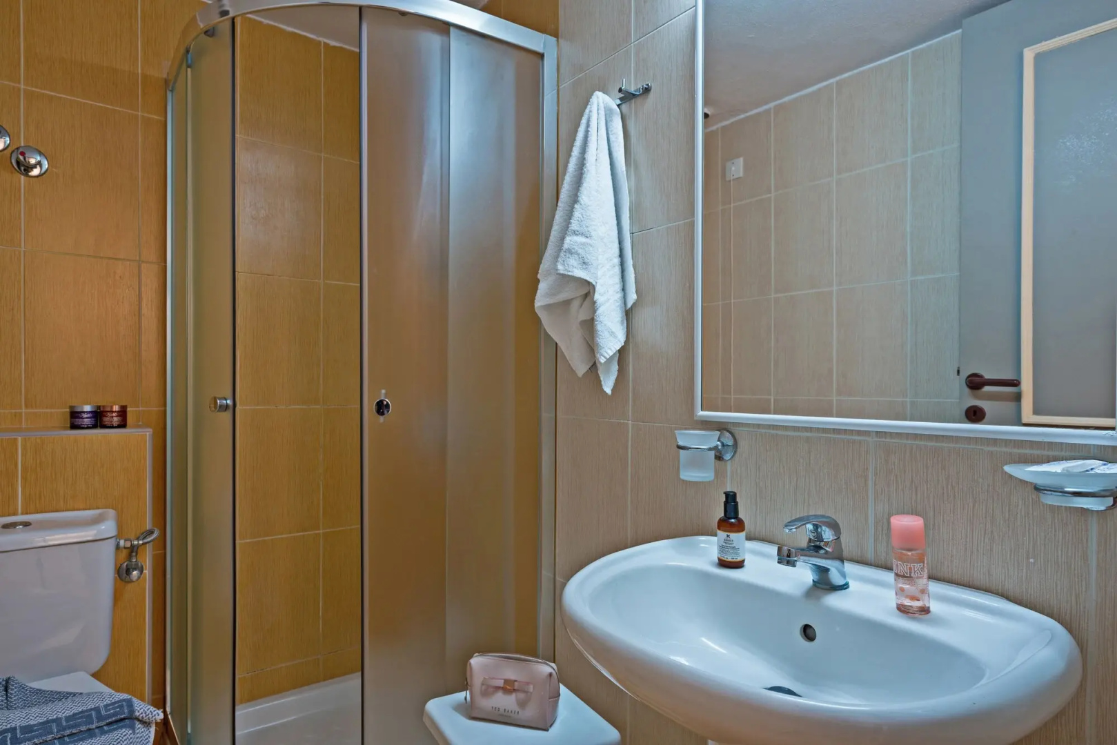 Foto - Batis Aero Beachfront Wellbeing Hotel