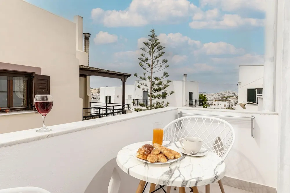 Photo - Golden Bird's