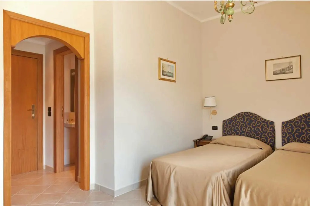 Photo - American Hotel