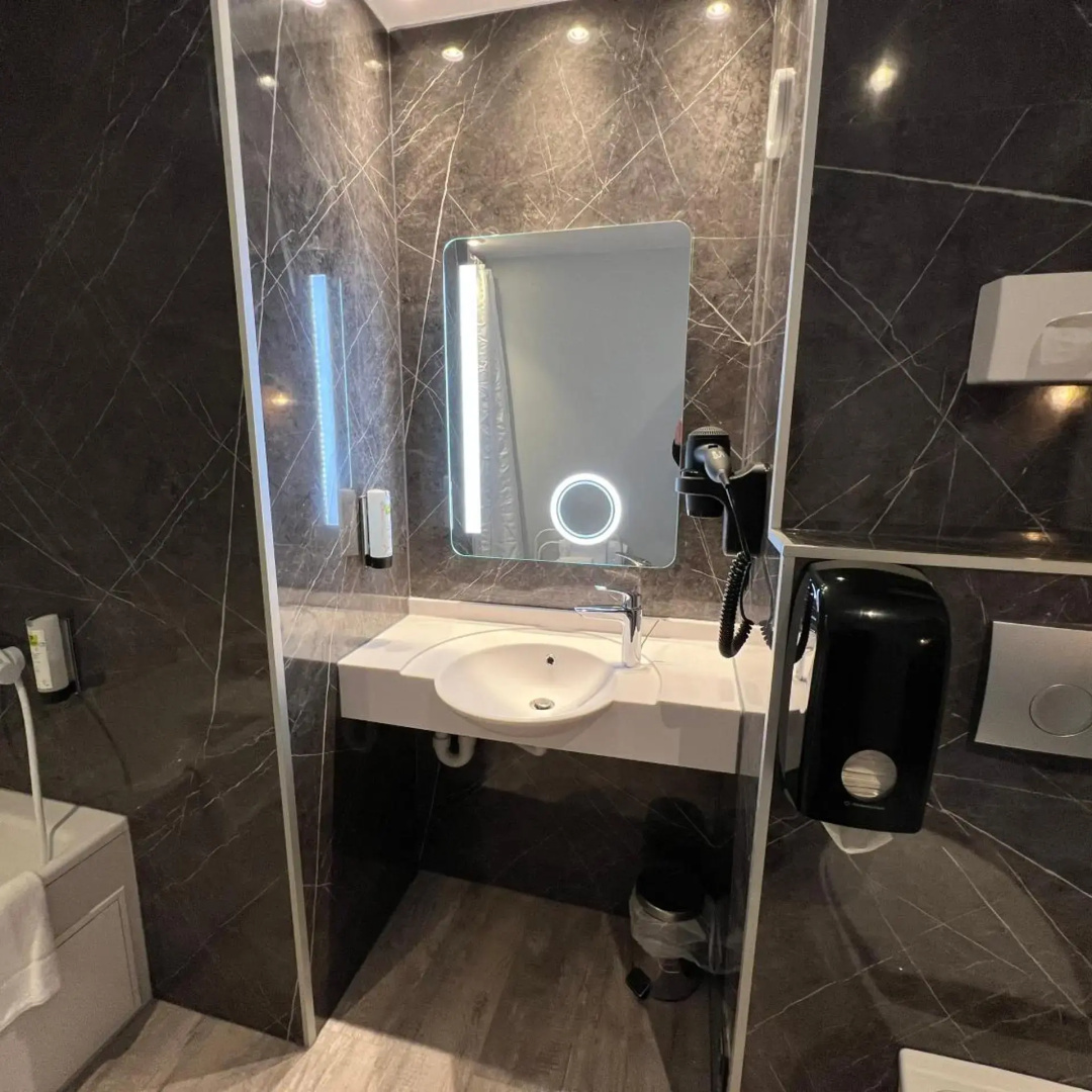 Photo - Logis Hotel Restaurant des Acacias Lille Tourcoing