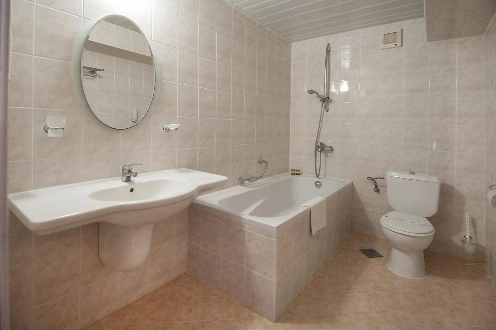 Photo - Mercury Hotel- All Inclusive