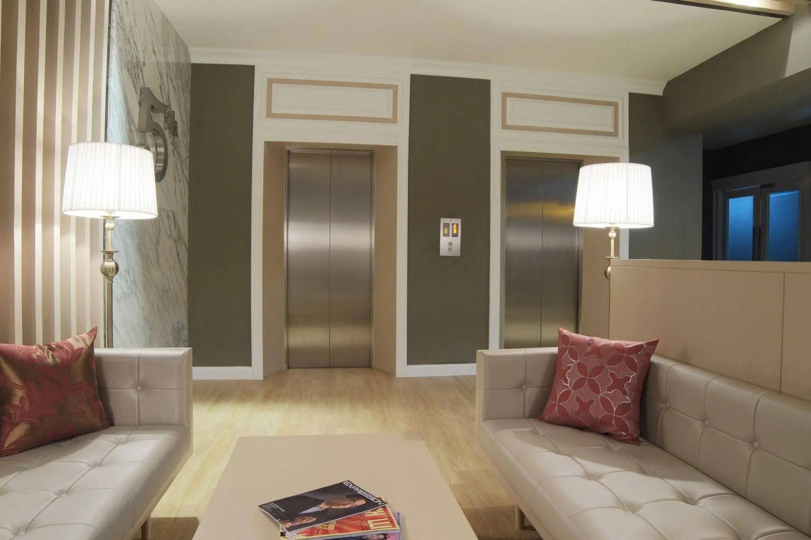 Photo - The Raya Surawong Bangkok