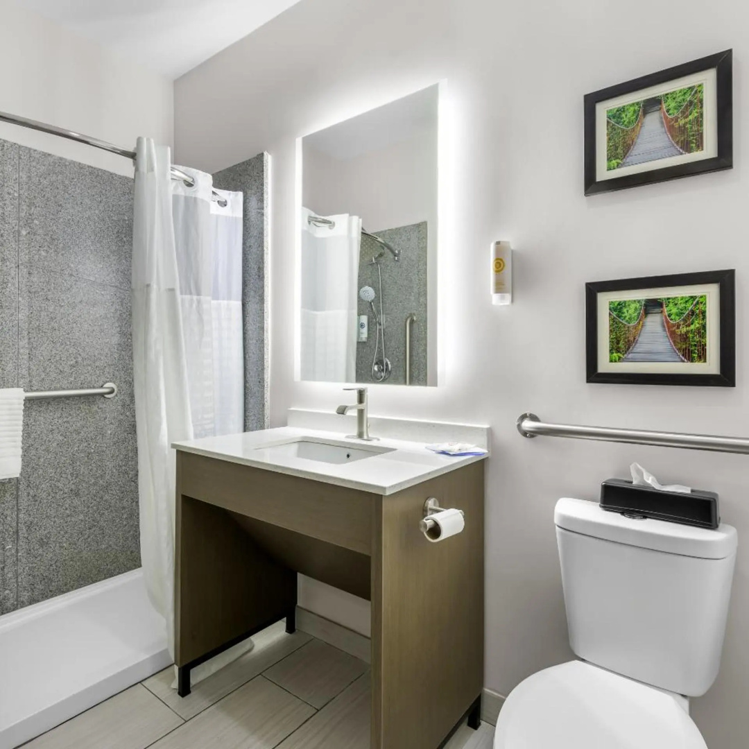 Photo - Comfort Suites London South