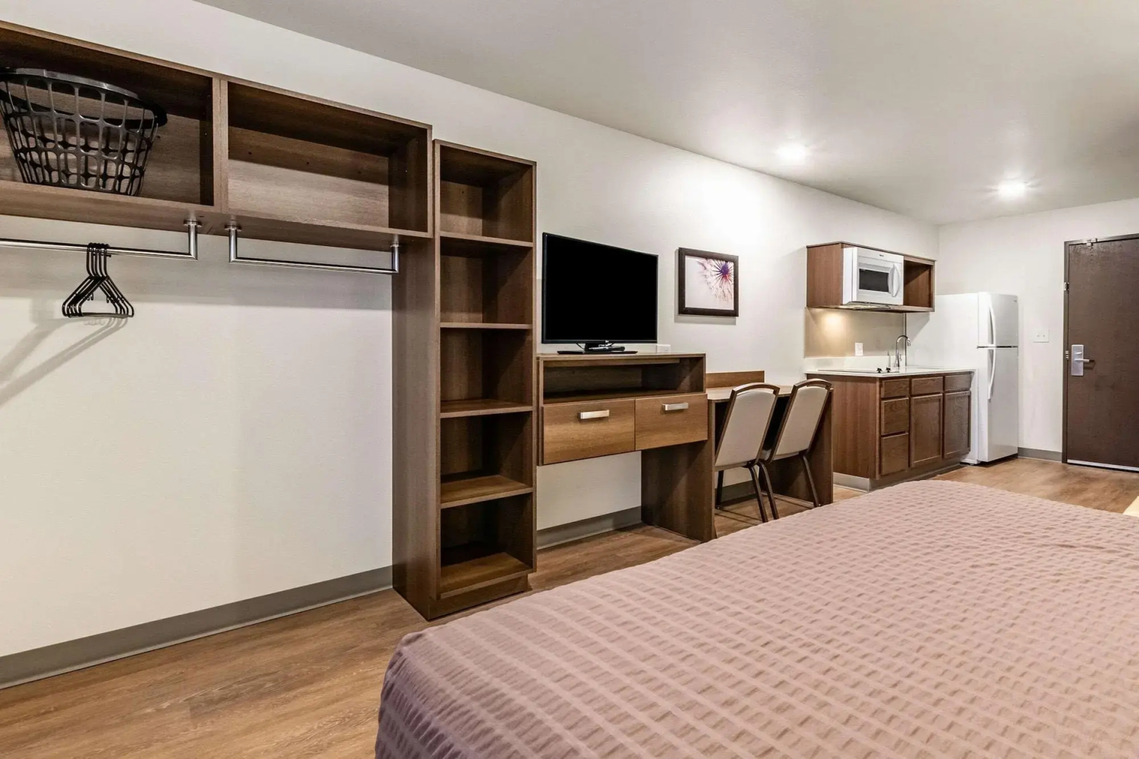 Photo - WoodSpring Suites Indianapolis Airport South