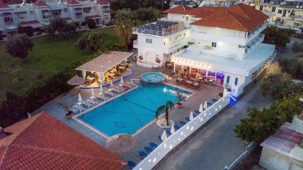 Photo - Tinas Plus Hotel