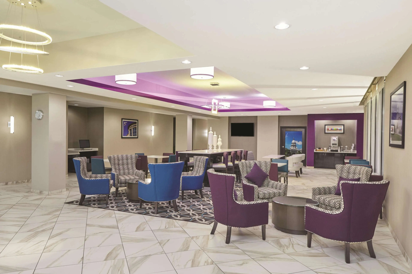 Photo - La Quinta Inn & Suites by Wyndham Springfield IL