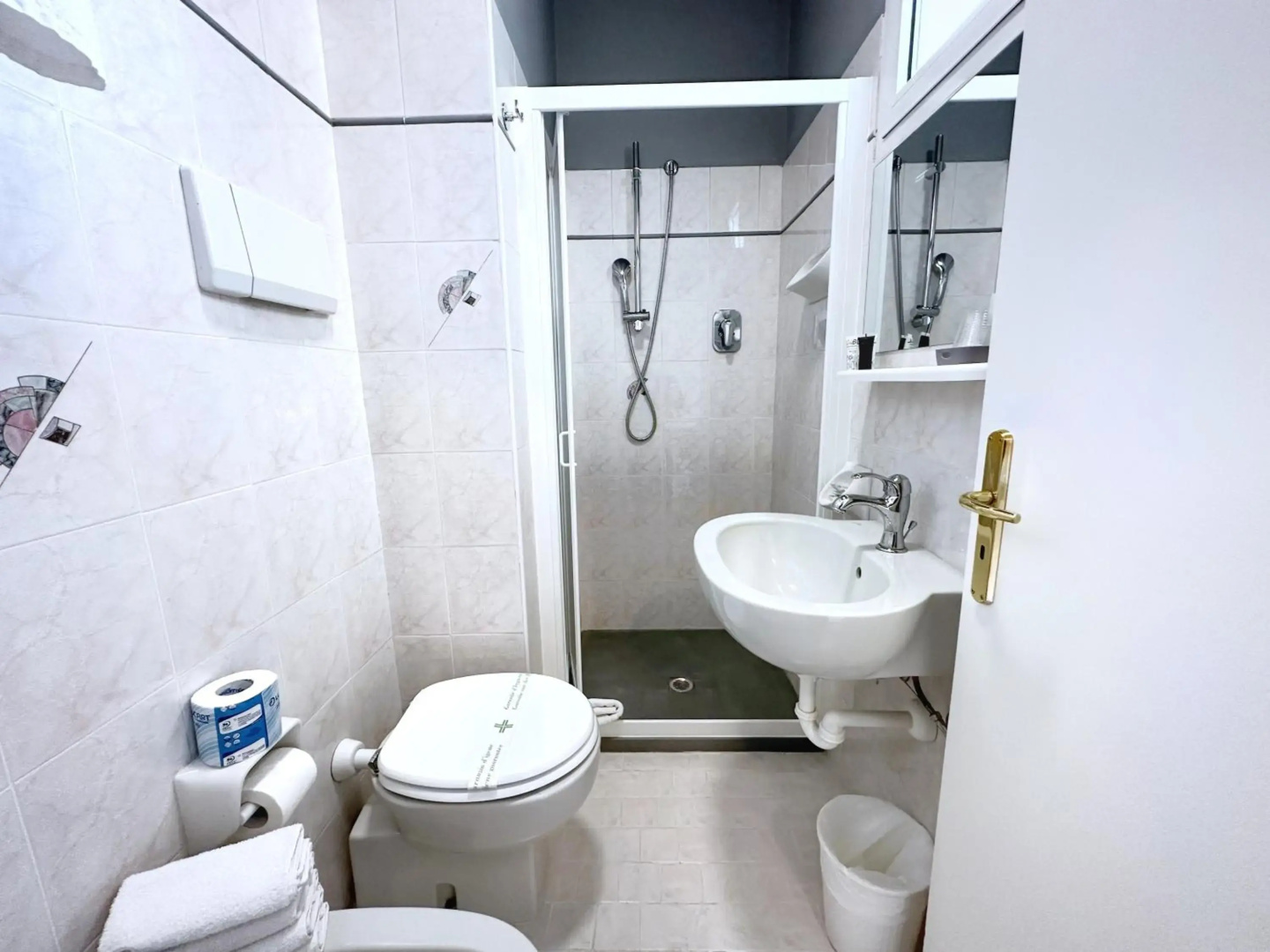 Photo - Aura Living Hotel