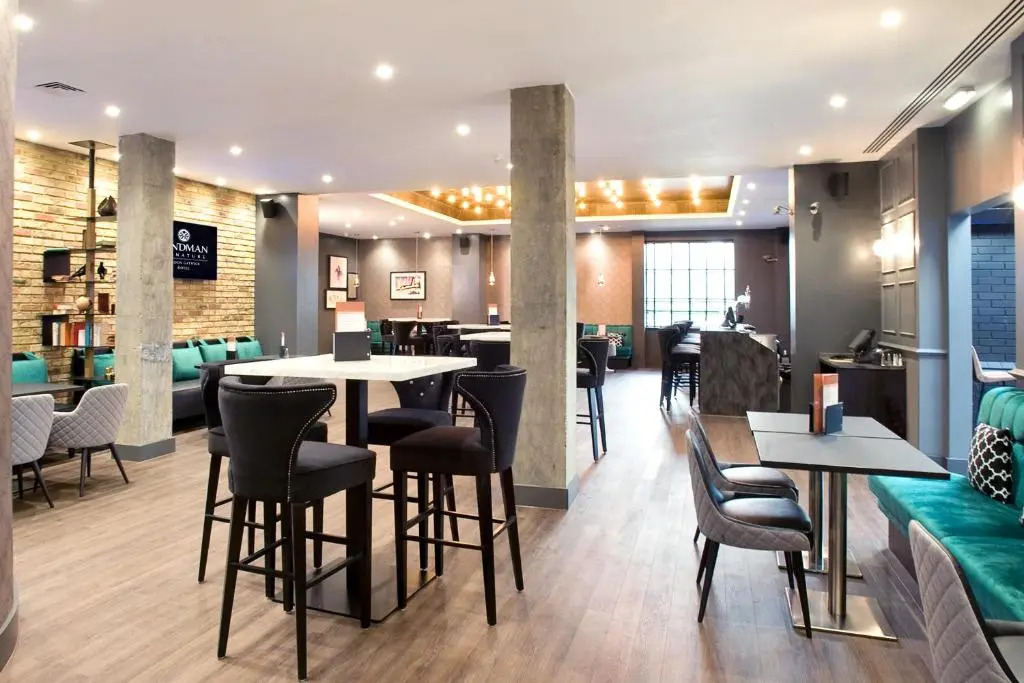 Foto - Sandman Signature London Gatwick Hotel