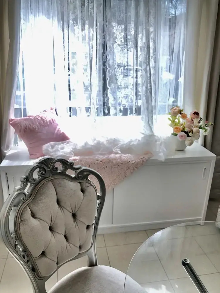 Photo - Sunny Rooms Mascot