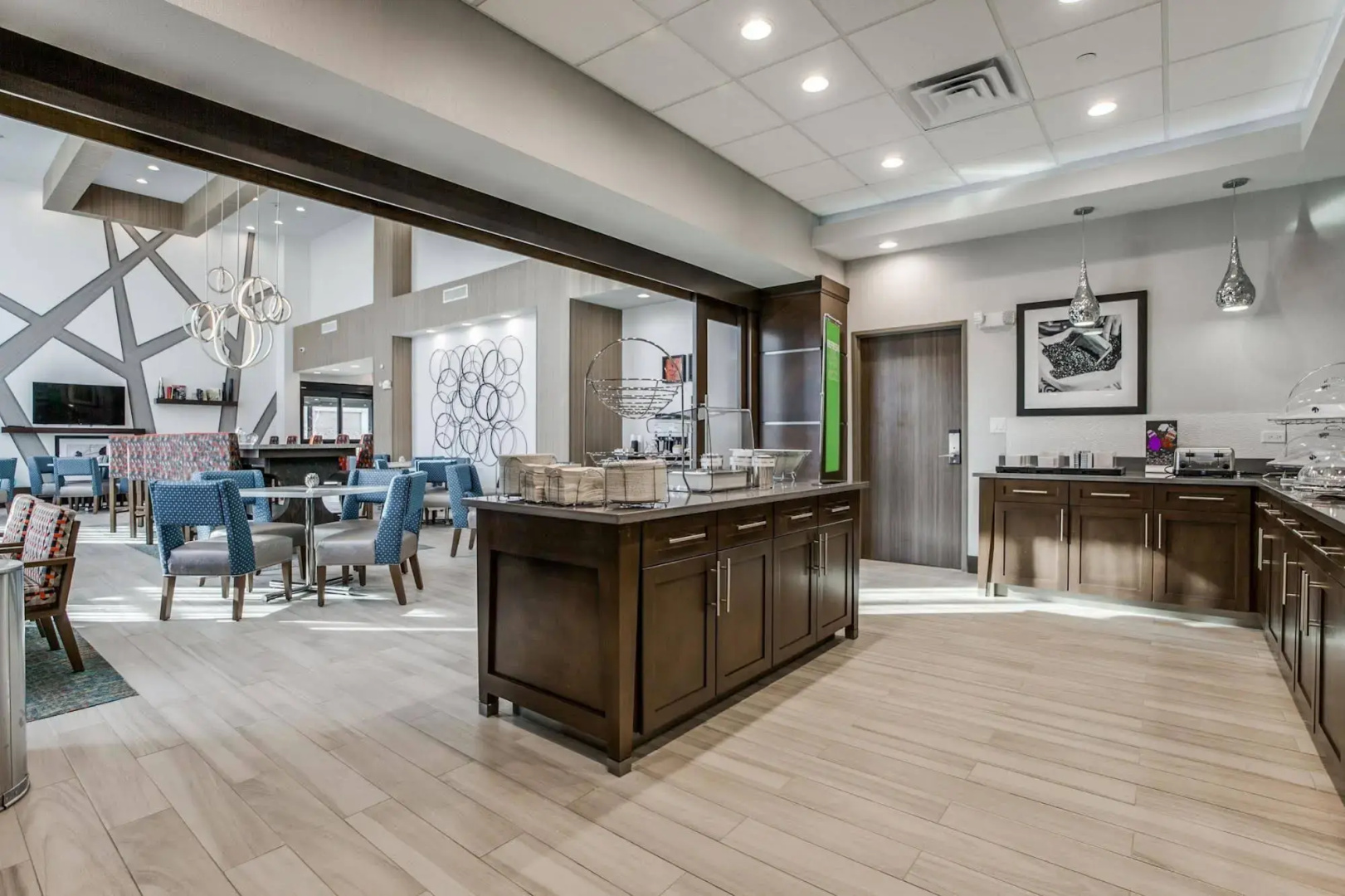 Photo - Hampton Inn & Suites Dallas-Central Expy/North Park Area