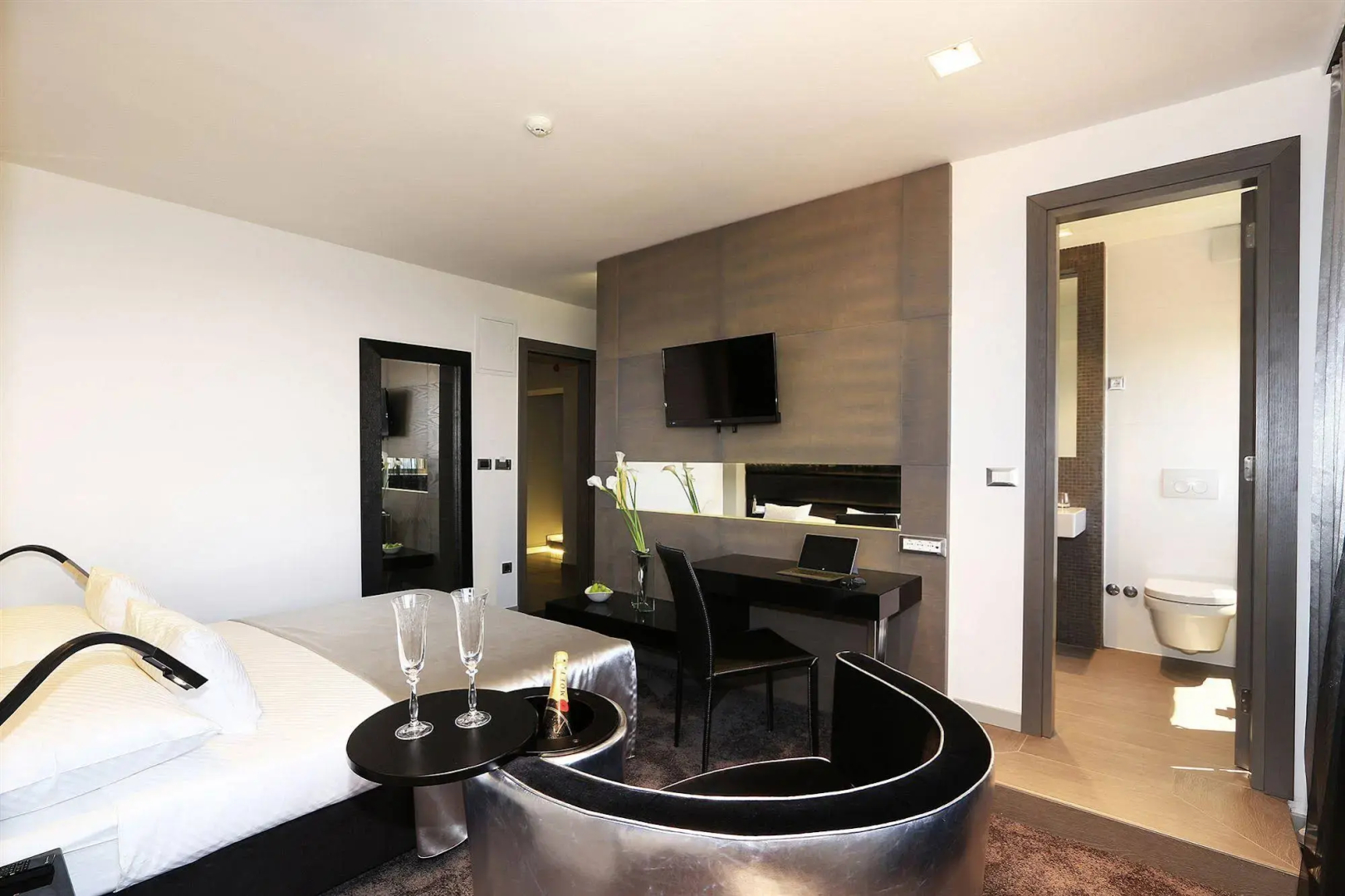 Photo - The View Luxury Rooms