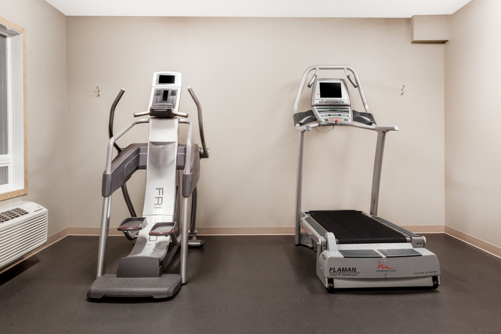 Photo - Wingate By Wyndham Houston / Willowbrook