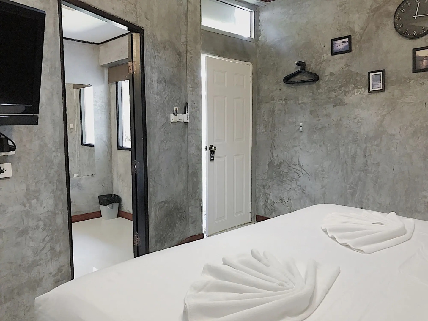 Photo - The Reef Hotel & Studios