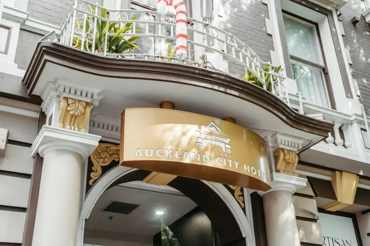 Photo - Auckland City Hotel - Hobson St