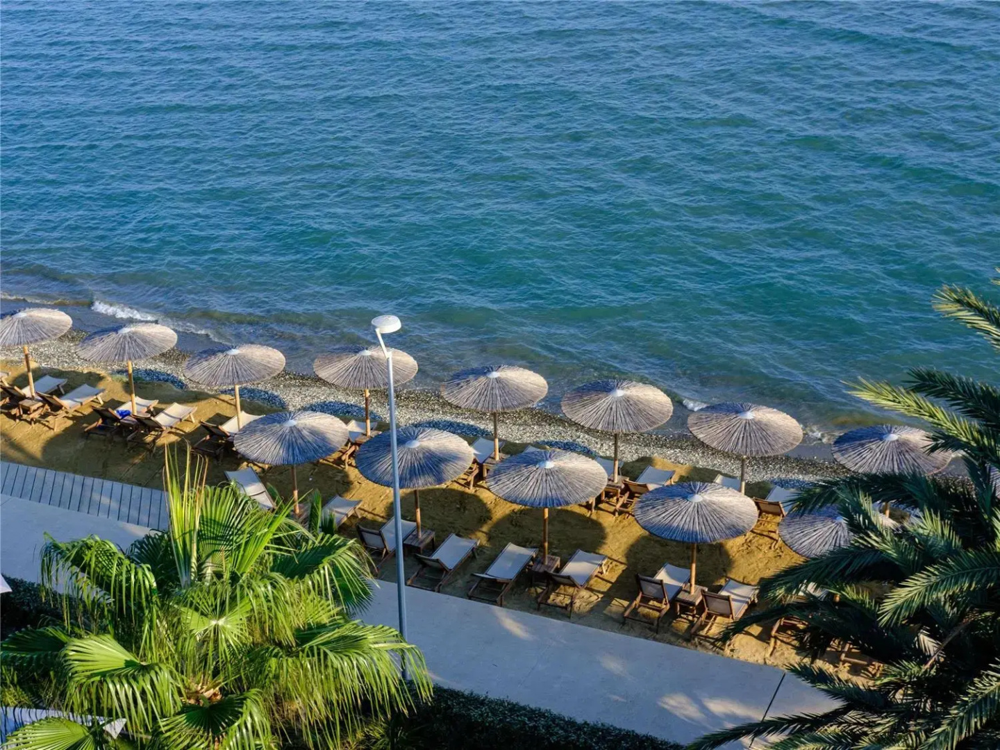 Photo - Mercure Larnaca Beach Resort