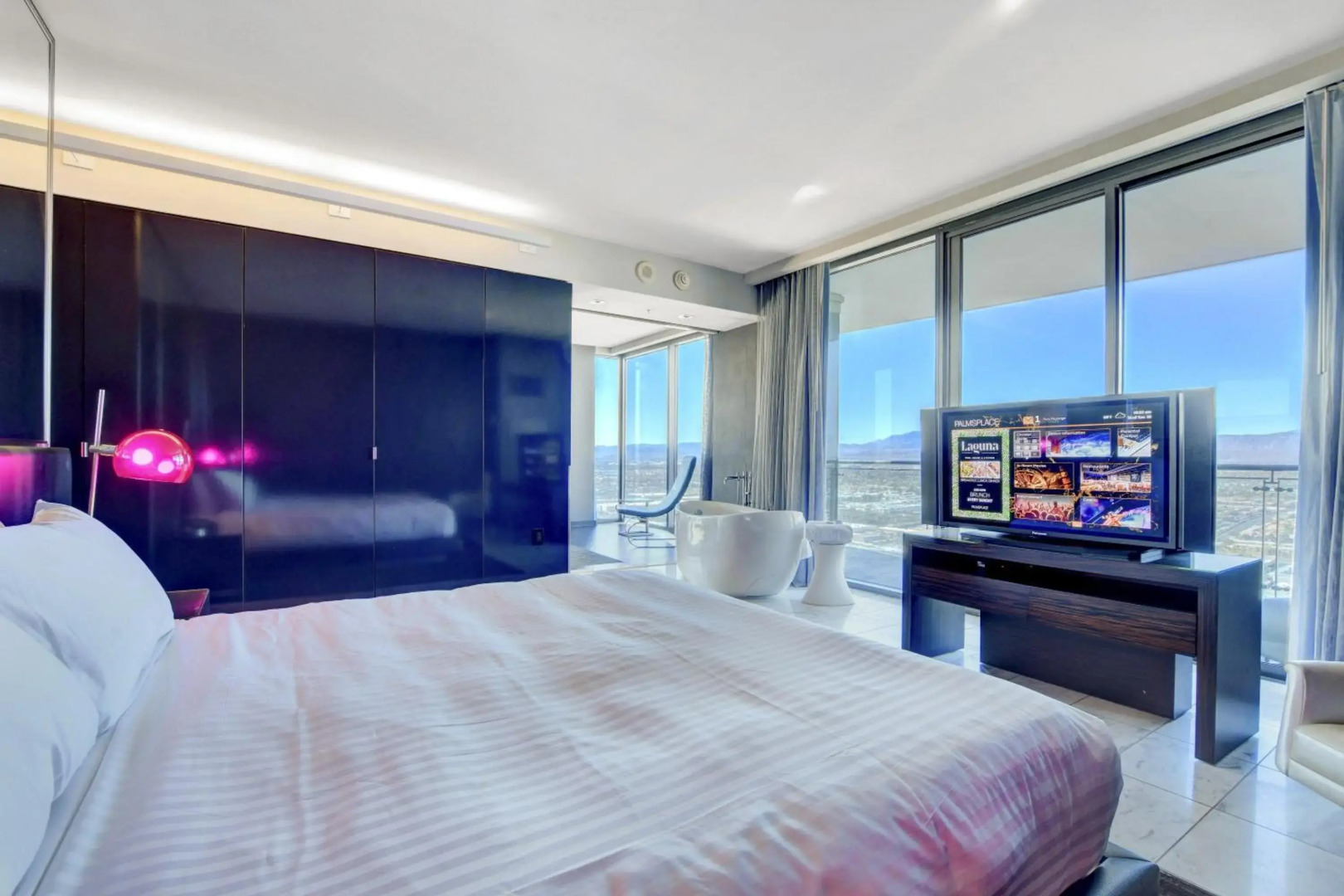 Foto - Luxury Suites at Palms Place