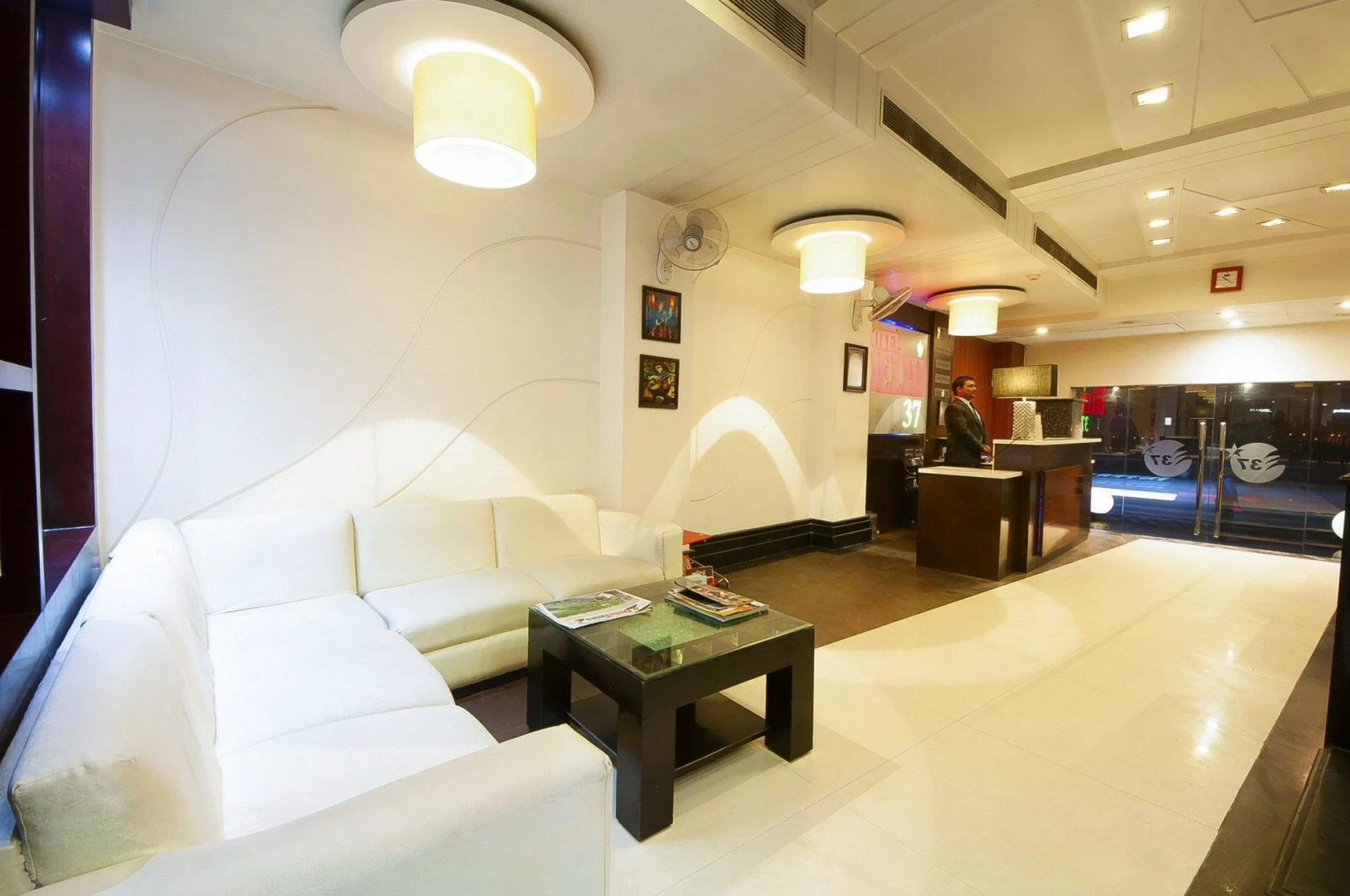 Photo - Hotel Delhi 37