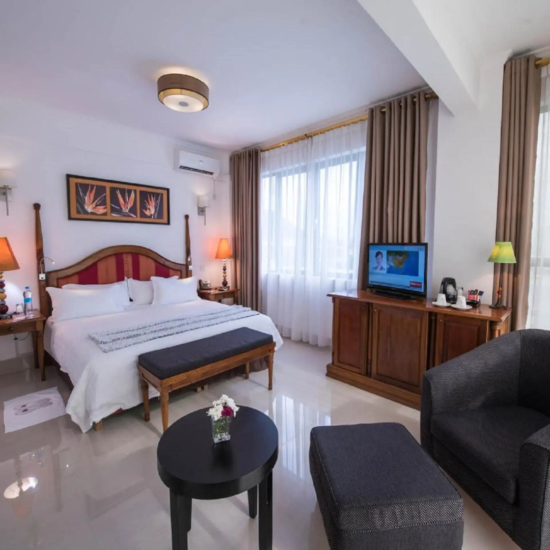 Photo - Palms Hotel