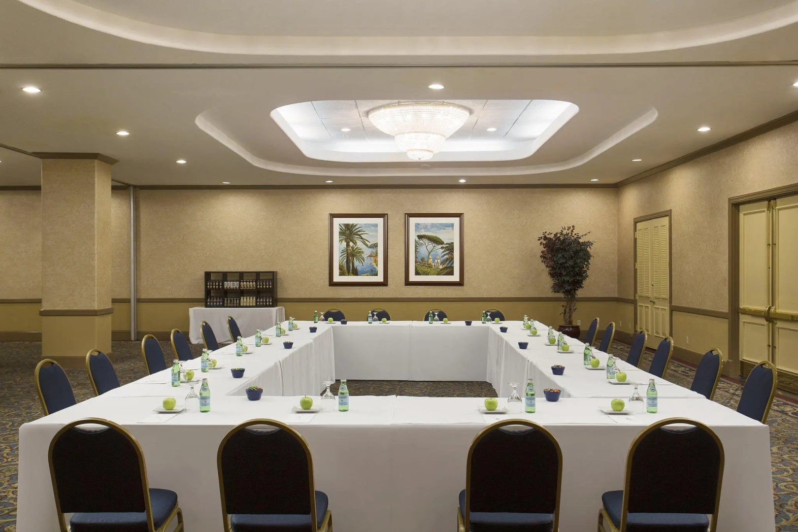 Photo - Embassy Suites by Hilton San Francisco Airport Oyster Point