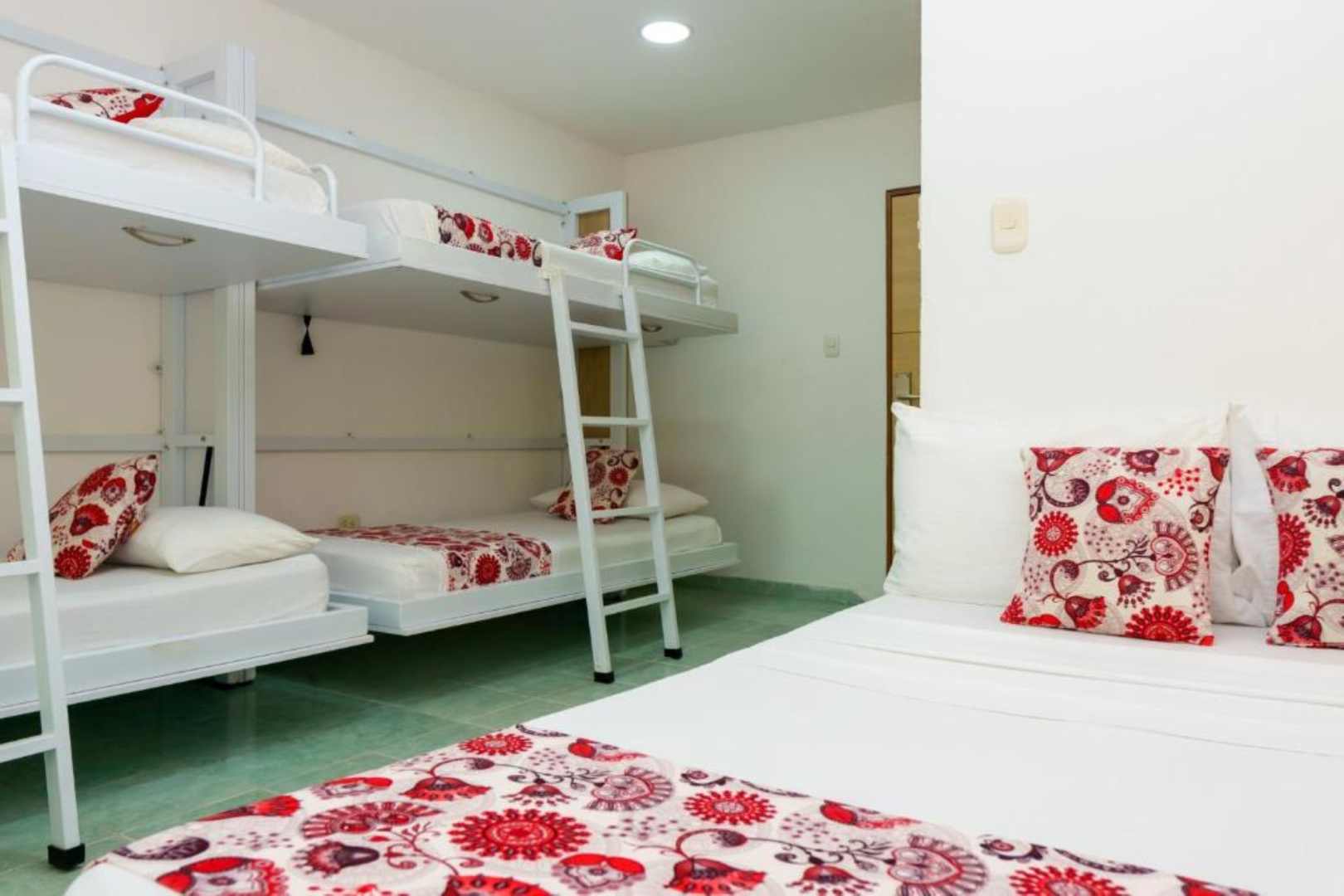Photo - Hotel Portobahia