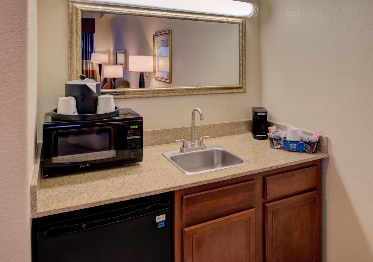 Photo - Hampton Inn & Suites Ontario